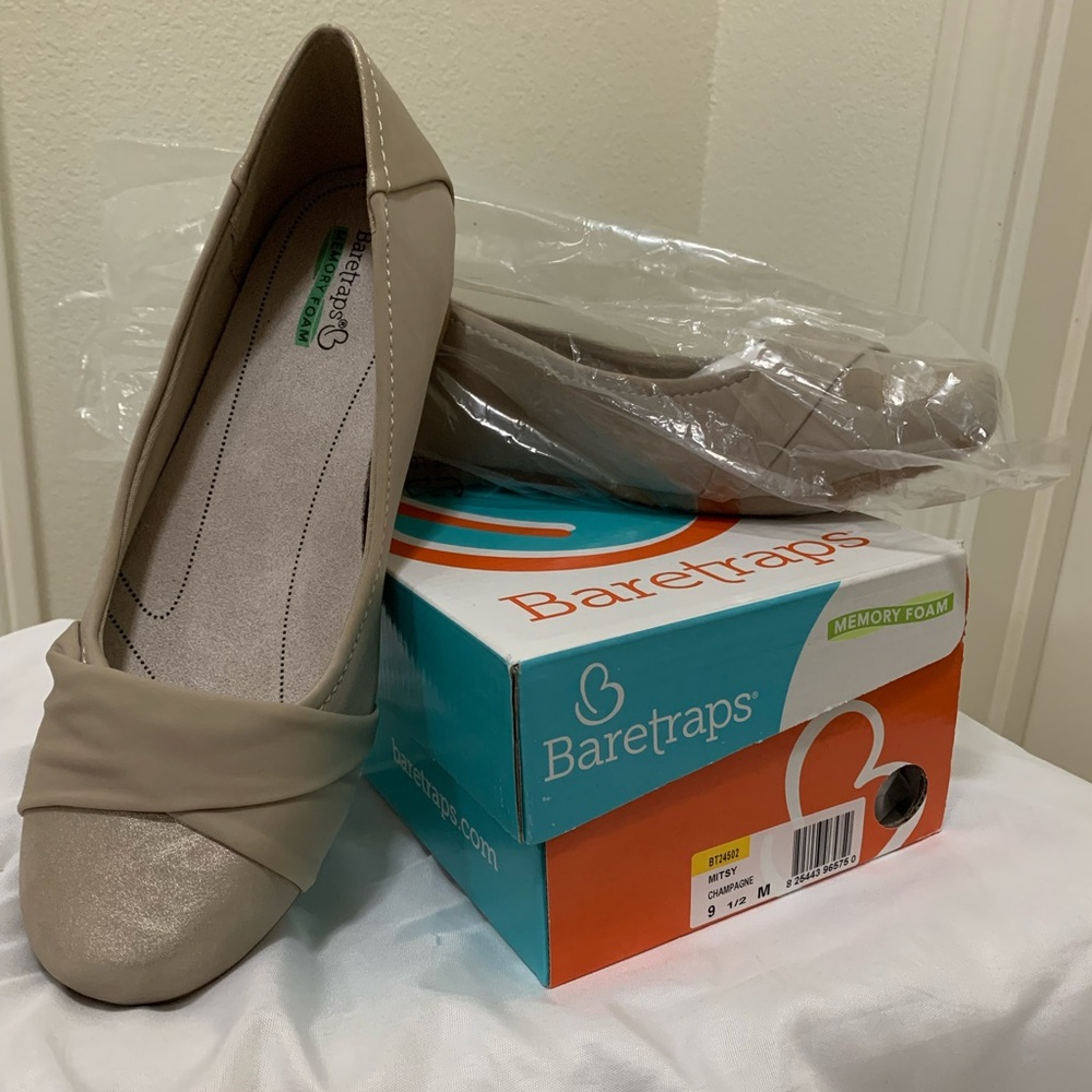 Baretraps; Women’s Mitsy Memory Foam;Color: Champagne;Brand New size: 9 1/2